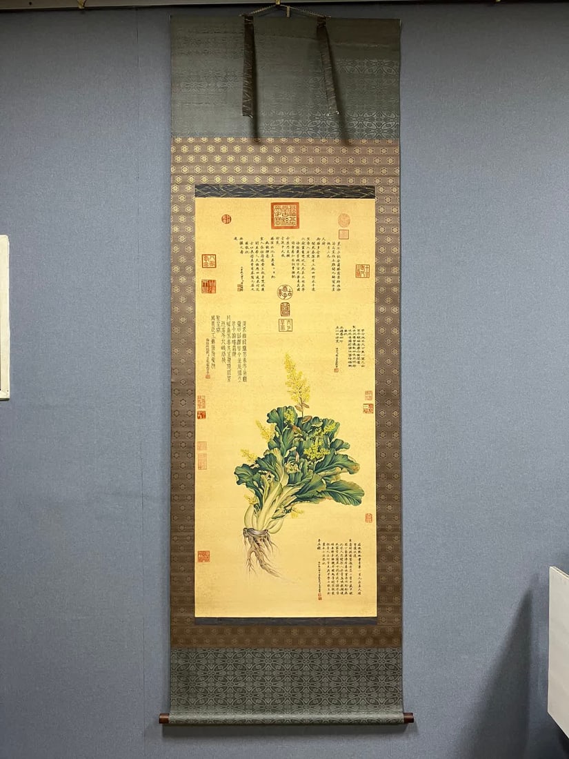 A silk scroll of Jiang Tingxi's 'Hundred Wealth' painting: Jiang Tingxi's silk scroll of the Hundred Treasures SIZE: 52x120cm (The Dimensions Of All Batches Are Manually Measured.If You Need More Detailed Information, Please Contact Our Customer Service Befor