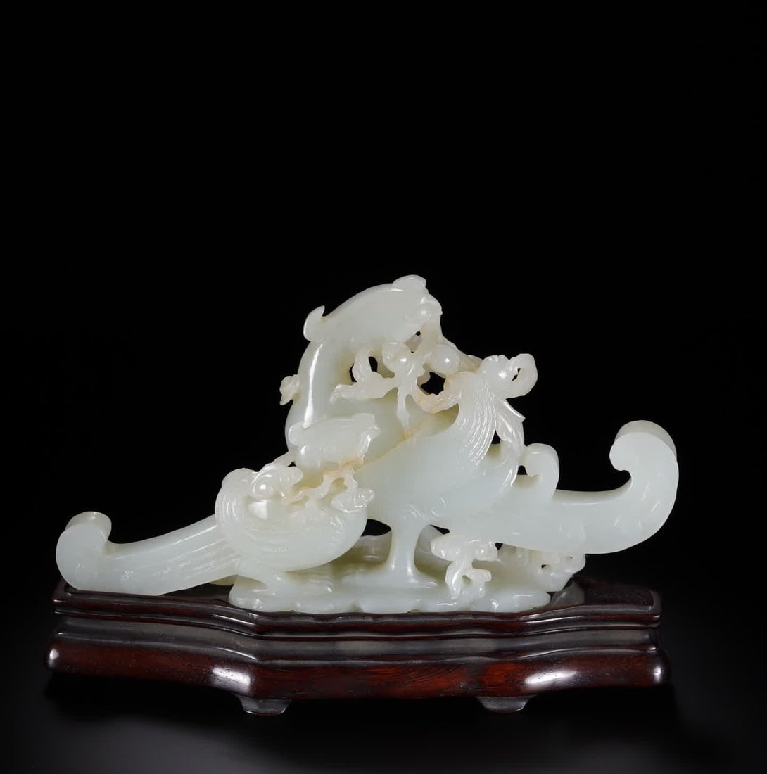 A Qing Dynasty Hetian jade double phoenix birthday ornament (1 of 9)