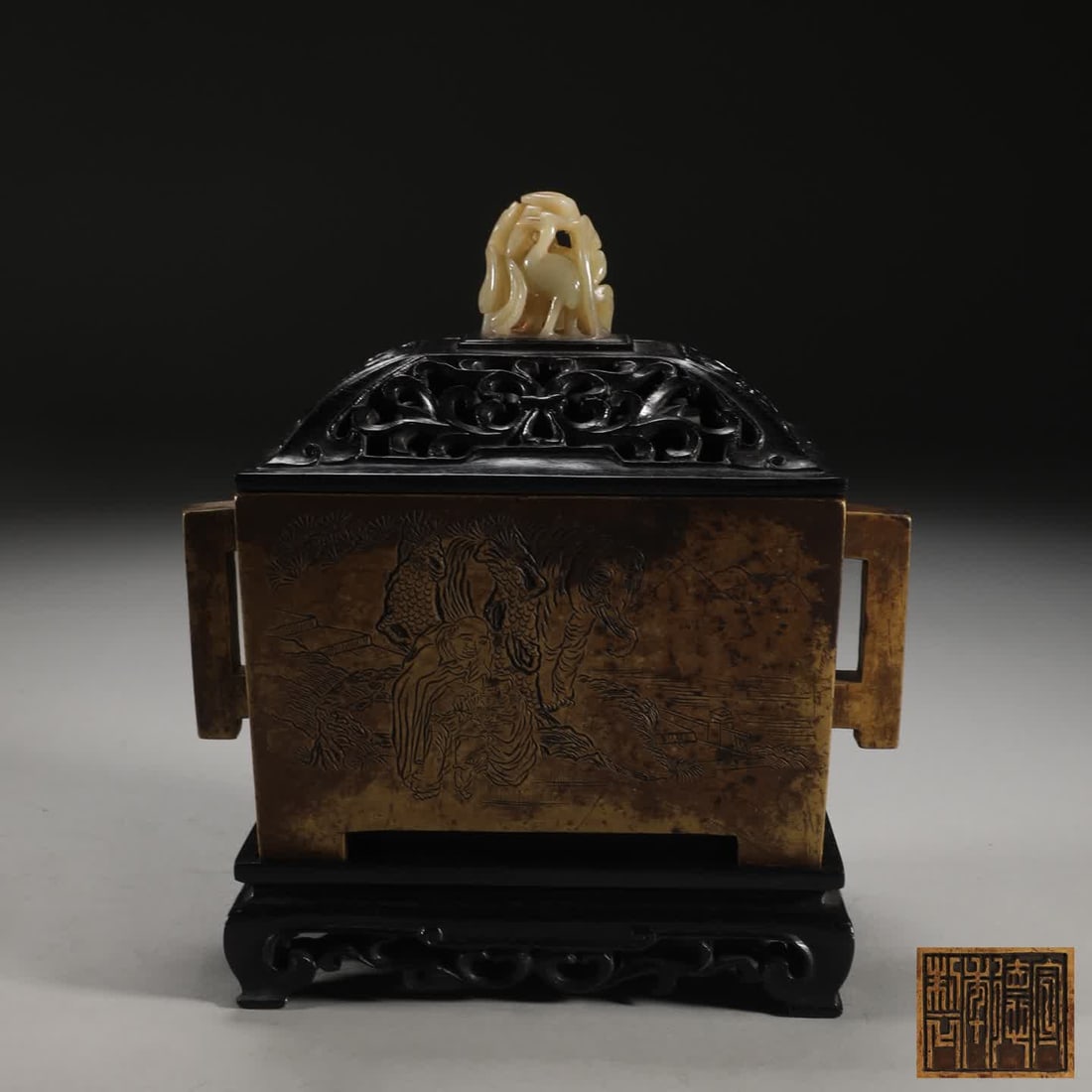 A Ming dynasty bronze halberd-handled manger stove (1 of 9)