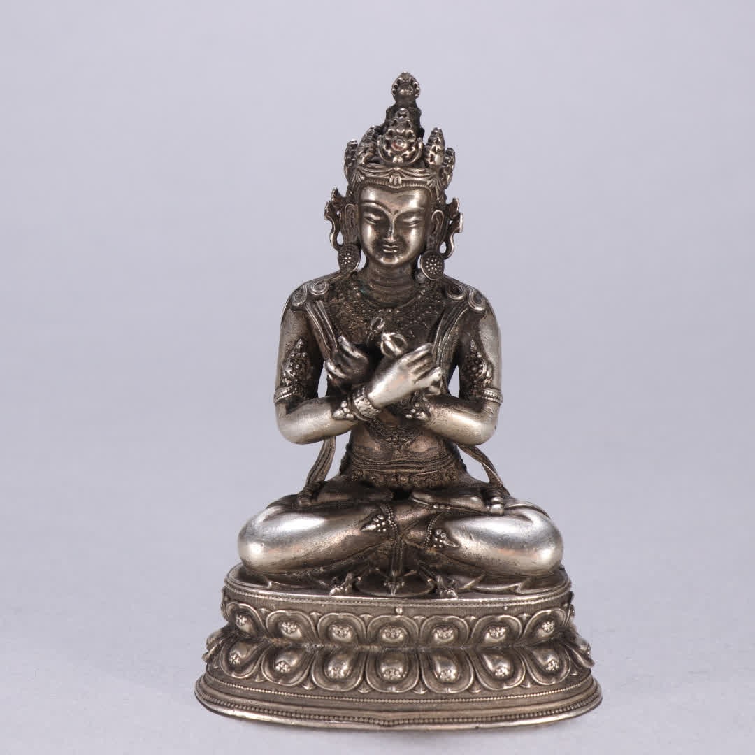 A pure silver Vajra Zongchi statue: Pure silver Vajra Statue of the Grandmaster SIZE: H:9.8cm W:6.5cm W:222.6g (The Dimensions Of All Batches Are Manually Measured.If You Need More Detailed Information, Please Contact Our Customer Servi