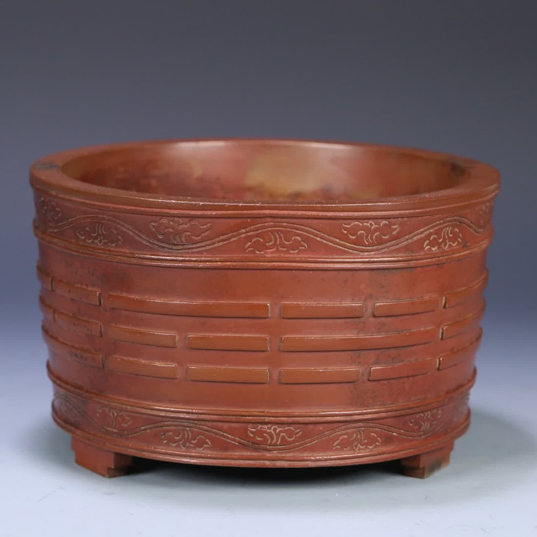 One Ming Xuande Taiji Bagua Pattern Bronze Incense Burner: Bronze incense burner with the Eight Trigrams pattern from the Xuande era of the Ming dynasty SIZE: 23.8x6.6cm W:1730g (The Dimensions Of All Batches Are Manually Measured.If You Need More Detailed In