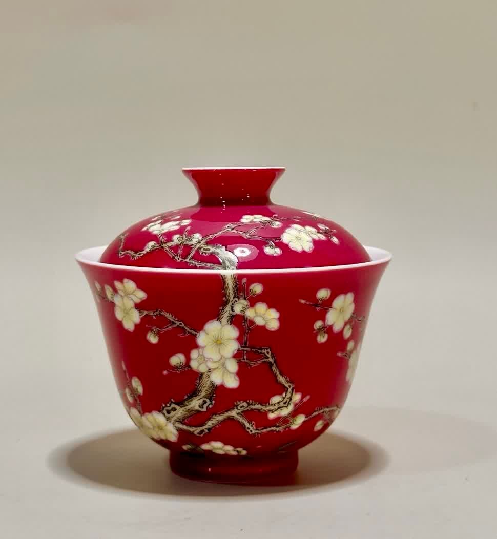 One piece: a Yongzheng period rouge red plum blossom gaiwan (1 of 10)