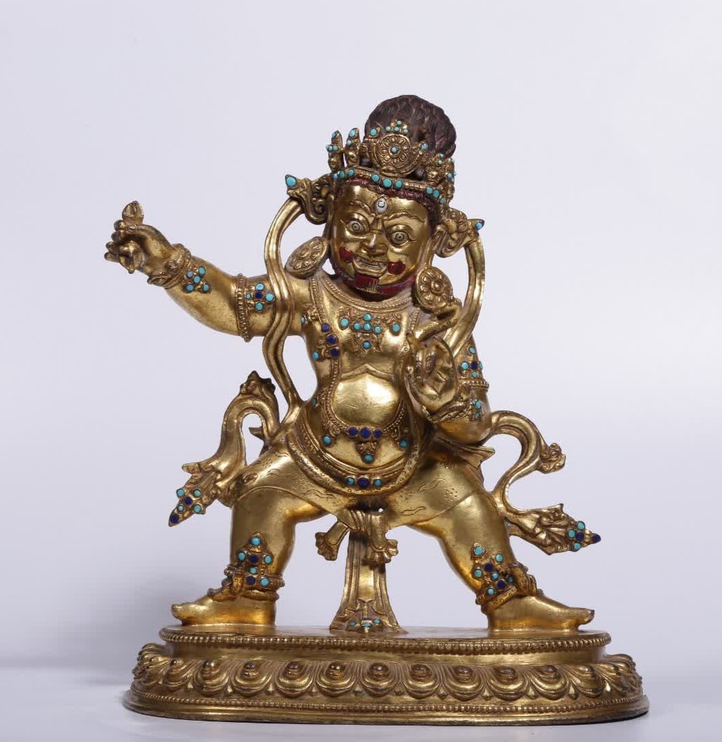A Qing Dynasty Dansa Ti style bronze gilt inlaid treasure Vajra Hand Bodhisattva: Qing Dynasty Dansa Ti style bronze gilt inlaid treasure Vajra Hand Bodhisattva SIZE: H:25.5cm L:22cm W:9.5cm W:2837g (The Dimensions Of All Batches Are Manually Measured.If You Need More Detailed Info