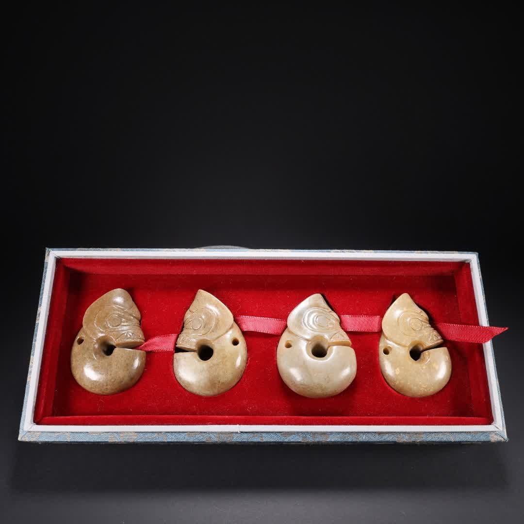 One set of four sets of Hongshan Culture Jade Pig Dragon (1 of 9)