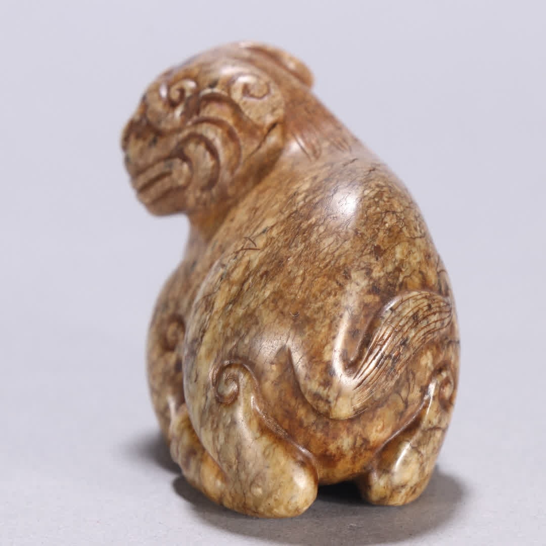 A piece of ancient Han dynasty jade beast carving - 4