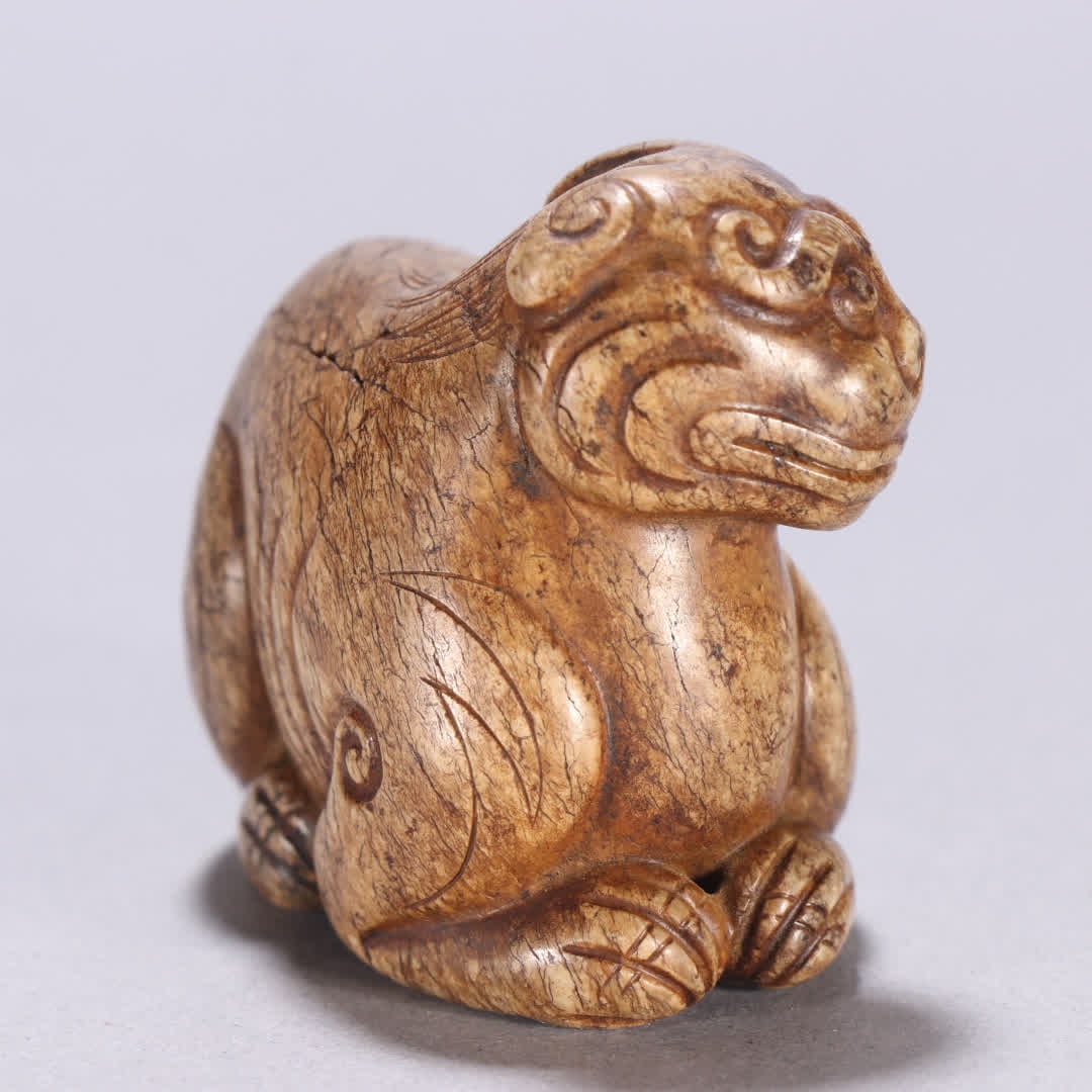 A piece of ancient Han dynasty jade beast carving - 7