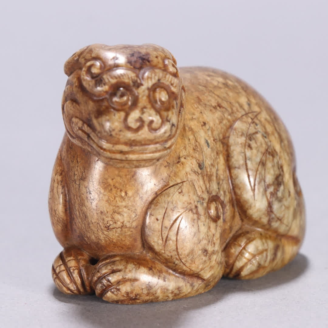 A piece of ancient Han dynasty jade beast carving - 8
