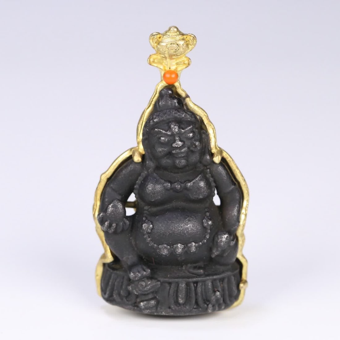 A Qing Dynasty Tibetan Old Heavenly Iron Yellow God of Wealth pendant: Qing Dynasty Tibetan Old Heavenly Iron Yellow God of Wealth pendant SIZE: 5.7x3x1.4cm W:55g (The Dimensions Of All Batches Are Manually Measured.If You Need More Detailed Information, Please Contact O