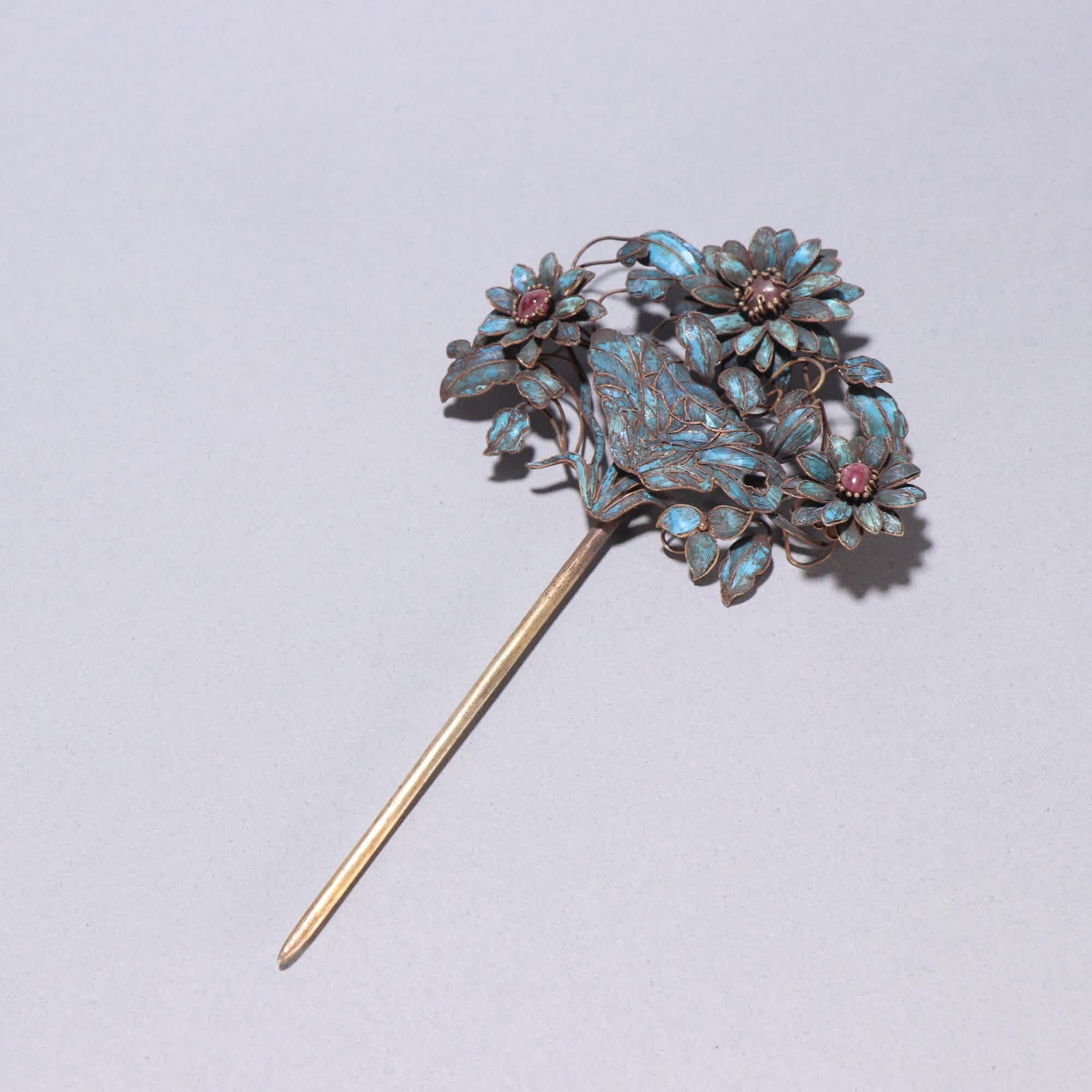 A Qing dynasty silver hairpin with gilded jade dots and ruby patterns (1 of 9)