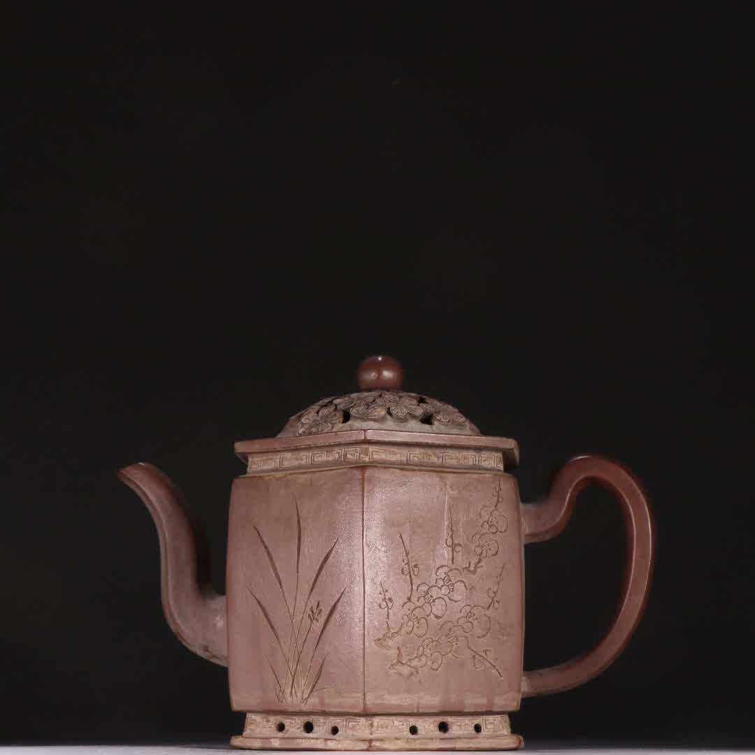 One piece: Shao Hengyu Zisha Hexagonal Plum Orchid Bamboo Chrysanthemum Teapot: Shao Hengyu's signature Zisha hexagonal plum orchid bamboo chrysanthemum teapot SIZE: H:13.8cm W:18.2cm (The Dimensions Of All Batches Are Manually Measured.If You Need More Detailed Information, Plea