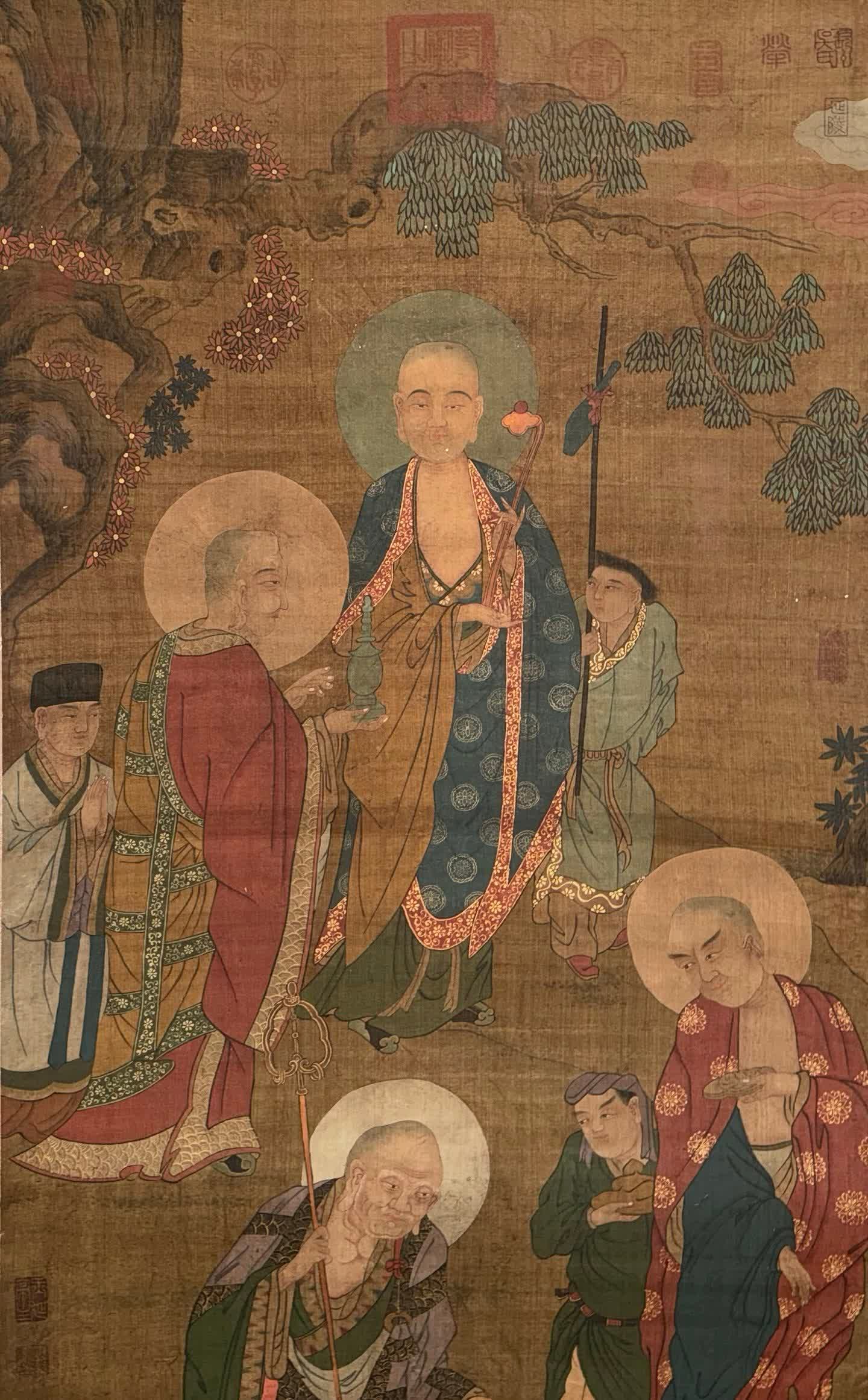 A silk painting of Arhats by Wu Daozi: Wu Daozi's silk painting of Arhats SIZE: 67x155cm (The Dimensions Of All Batches Are Manually Measured.If You Need More Detailed Information, Please Contact Our Customer Service Before Bidding.)