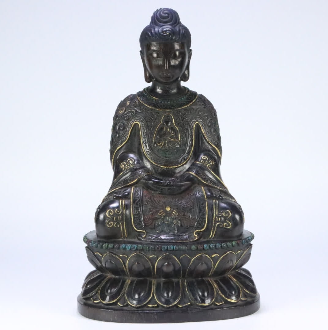 A seated statue of an old agarwood Buddha from the Qing Dynasty: Seated statue of the old Chenxiang Buddha from the Qing Dynasty SIZE: 37x22.4x18cm W:1485g (The Dimensions Of All Batches Are Manually Measured.If You Need More Detailed Information, Please Contact Ou