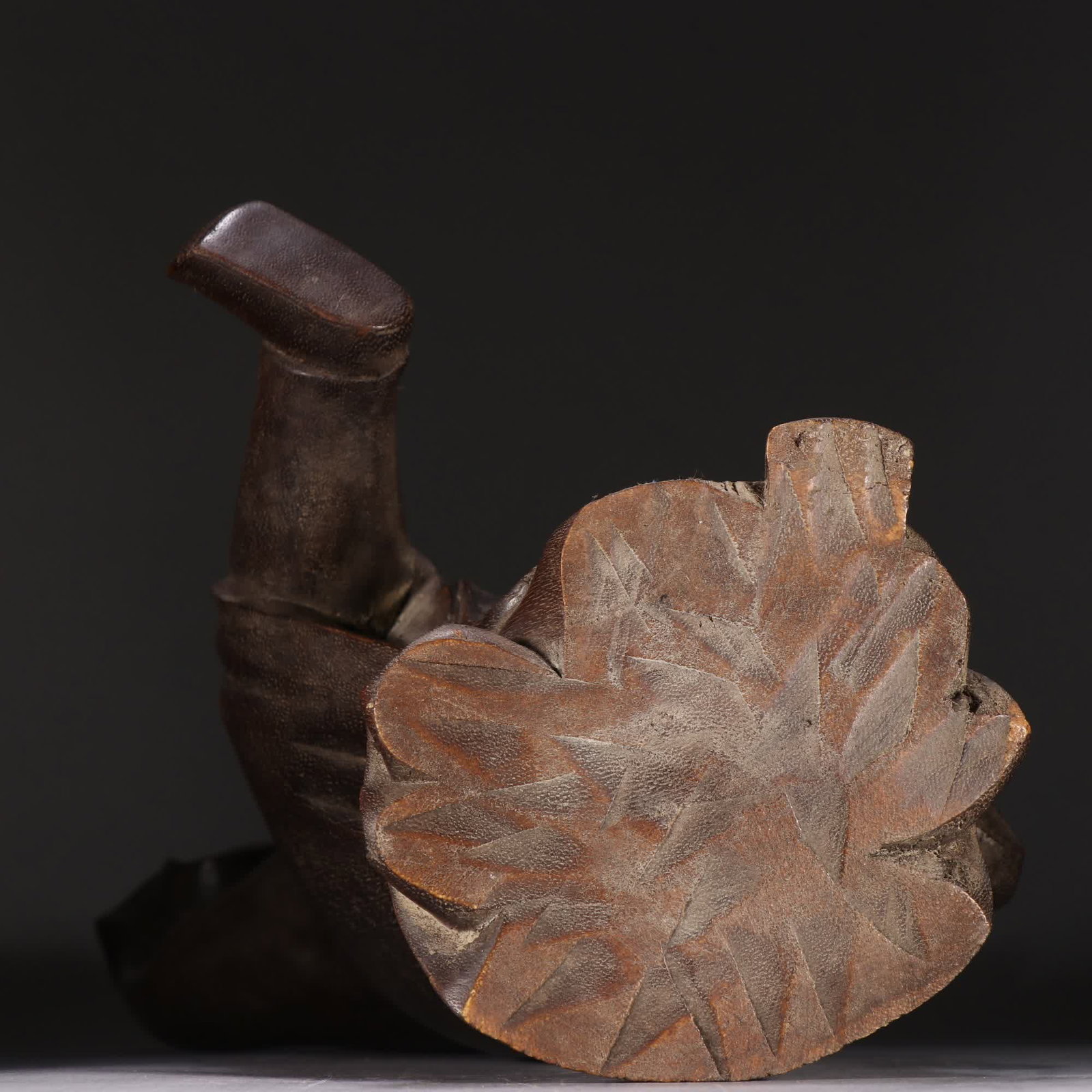 A Qingchenxiang figurine - 9