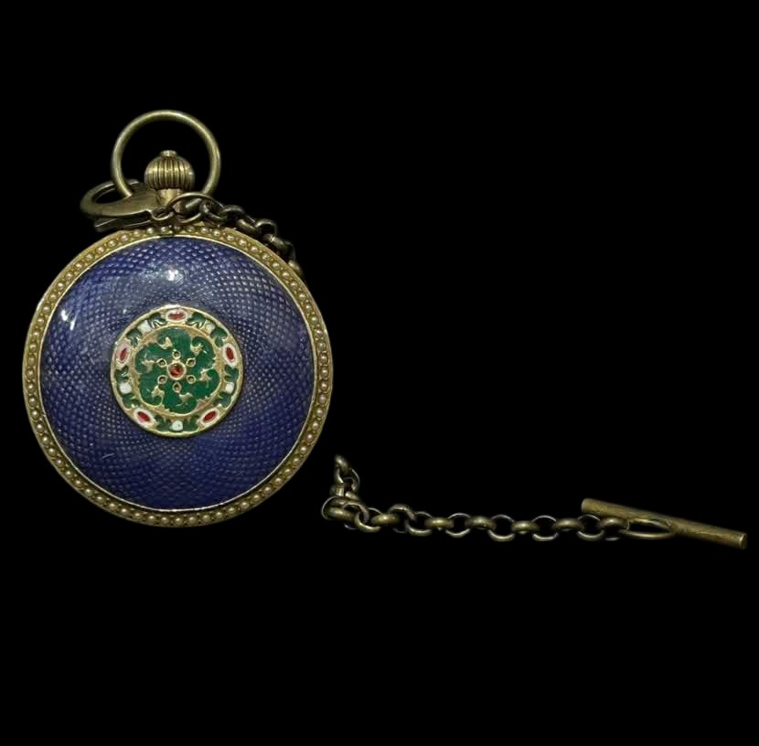 A late Qing dynasty double-leaf pure copper pocket watch: Late Qing Dynasty double-leaf pure copper pocket watch SIZE: D:55mm (The Dimensions Of All Batches Are Manually Measured.If You Need More Detailed Information, Please Contact Our Customer Service Befo