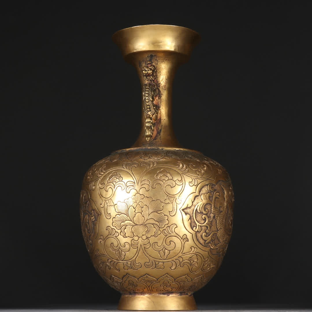 A copper gilded window dragon pattern vase - 3