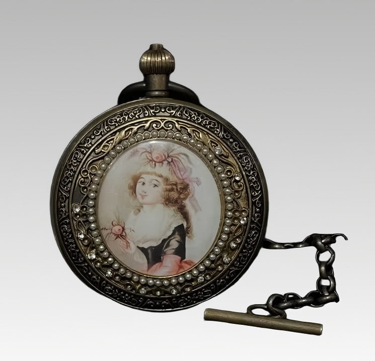 A late Qing dynasty double-leaf pure copper pocket watch: Late Qing Dynasty double-leaf pure copper pocket watch SIZE: D:55mm (The Dimensions Of All Batches Are Manually Measured.If You Need More Detailed Information, Please Contact Our Customer Service Befo