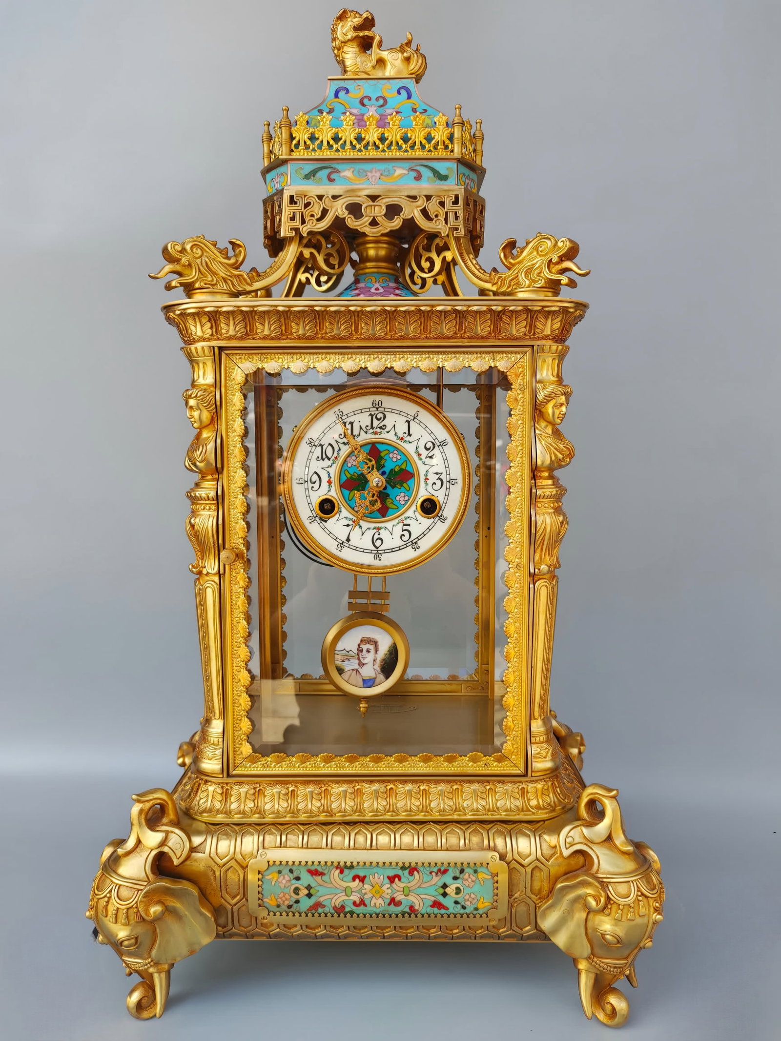 A late Qing dynasty filigree gilded bell: Late Qing Dynasty, silk-threaded gilding bells SIZE: 68x36x30cm (The Dimensions Of All Batches Are Manually Measured.If You Need More Detailed Information, Please Contact Our Customer Service Before B
