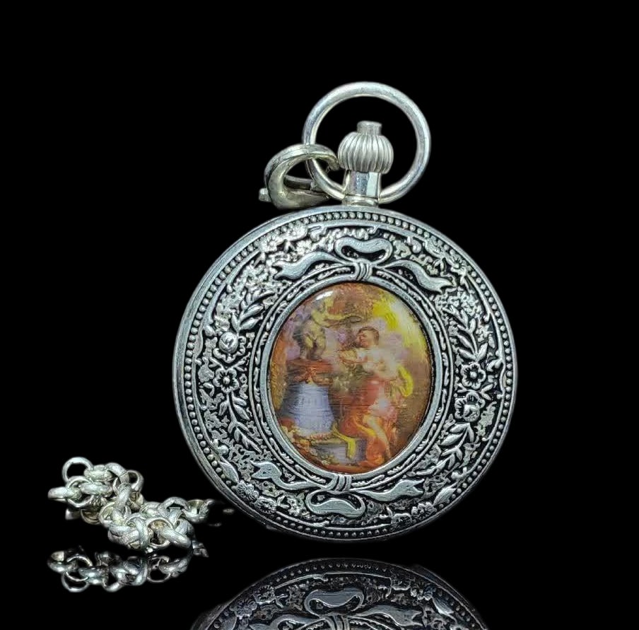 A late Qing dynasty double-open pocket watch: In the late Qing dynasty, I open my pocket watch in pairs SIZE: D:55mm (The Dimensions Of All Batches Are Manually Measured.If You Need More Detailed Information, Please Contact Our Customer Service B