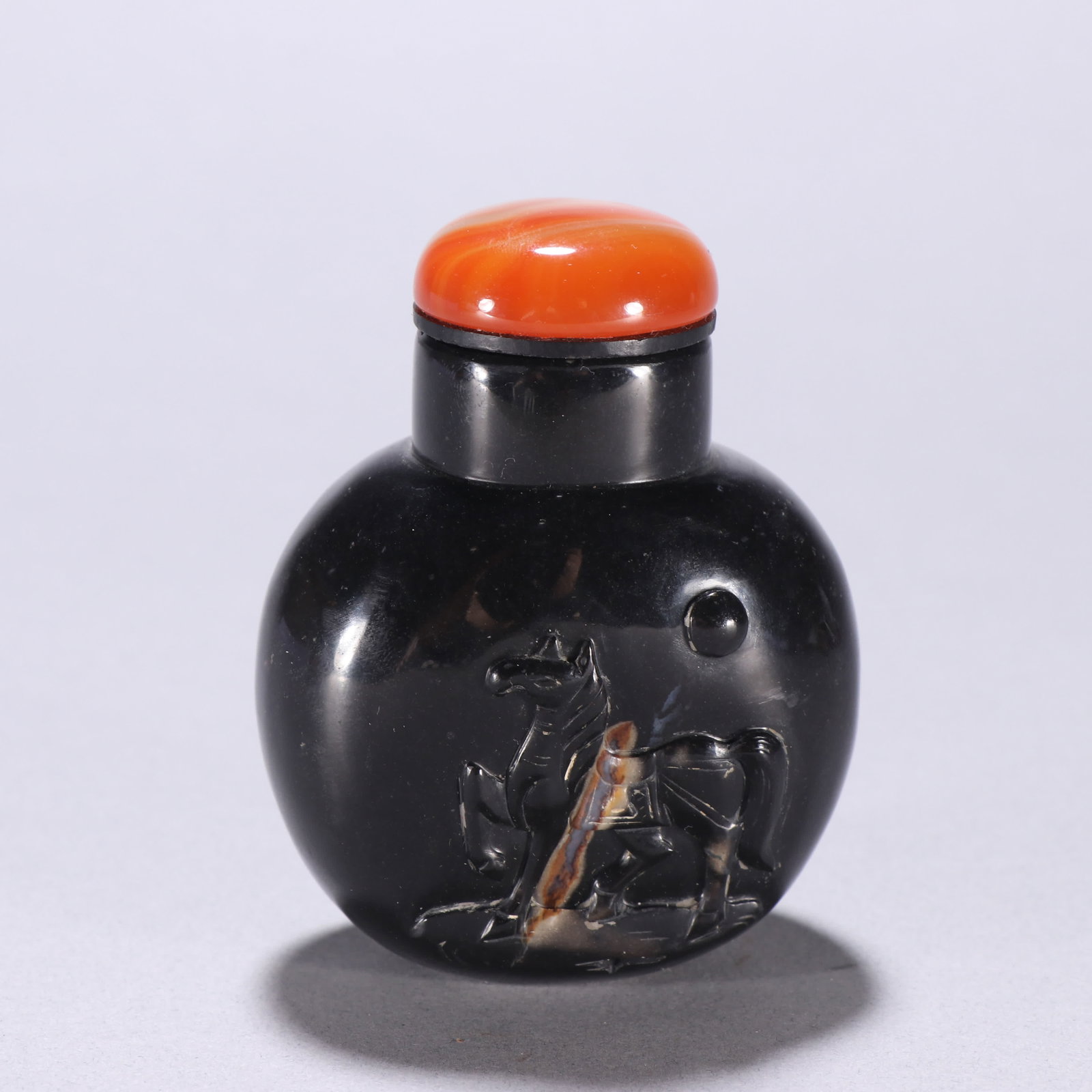 A snuff bottle made of agate steed: Agate steed, steed, snuff bottle SIZE: H:7.2cm W:5.6cm W:145.6g (The Dimensions Of All Batches Are Manually Measured.If You Need More Detailed Information, Please Contact Our Customer Service Before B