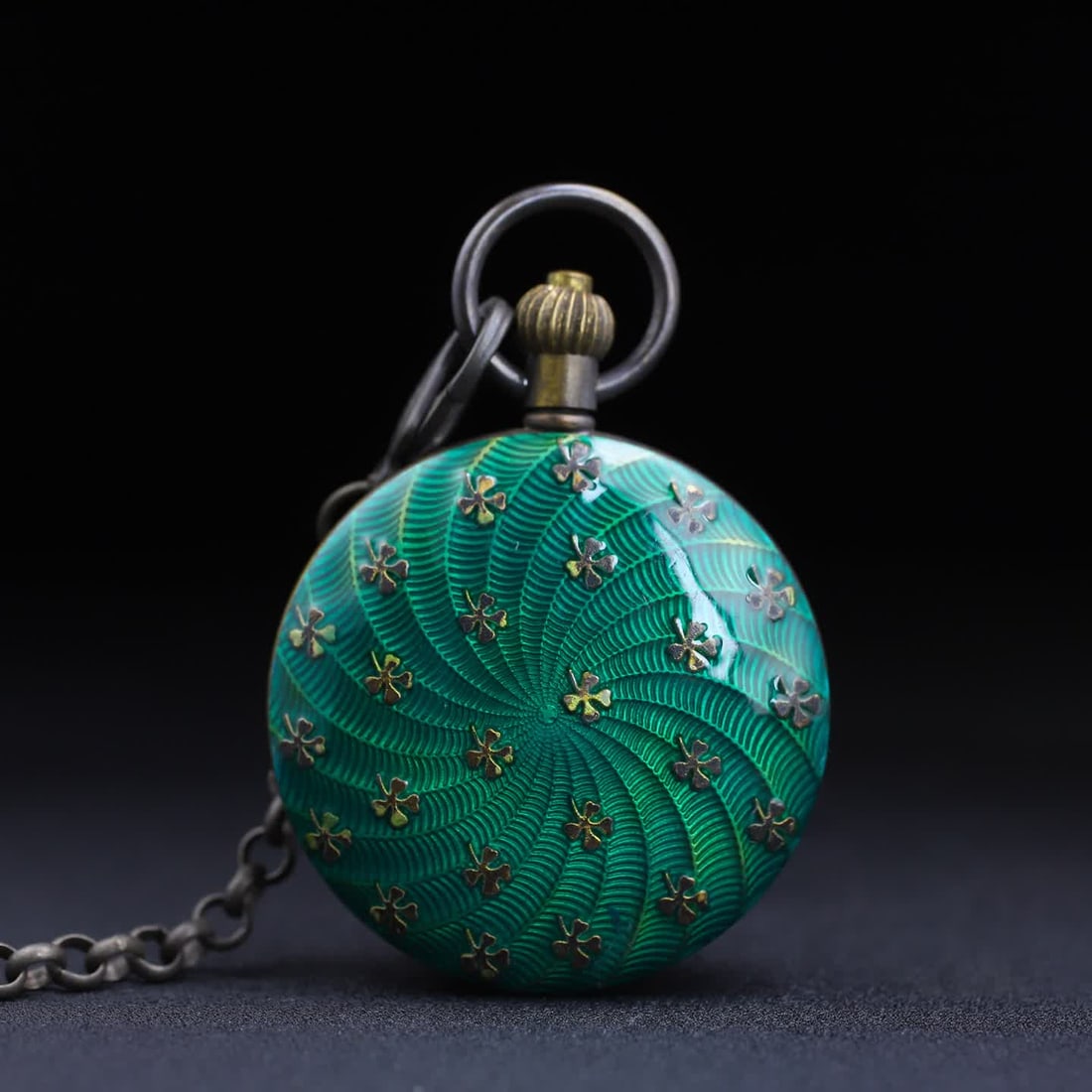 A late Qing dynasty enamel floral mechanical pocket watch: Late Qing dynasty enamel floral mechanical pocket watch SIZE: D:5cm (The Dimensions Of All Batches Are Manually Measured.If You Need More Detailed Information, Please Contact Our Customer Service Befo