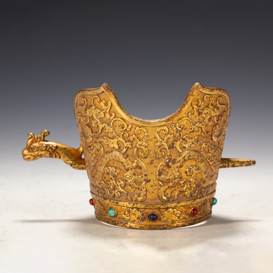 A Qing Dynasty gilded bronze headdress: Qing Dynasty gilt bronze headdress SIZE: L:16cm W:10cm H:10cm W:590g (The Dimensions Of All Batches Are Manually Measured.If You Need More Detailed Information, Please Contact Our Customer Service Bef