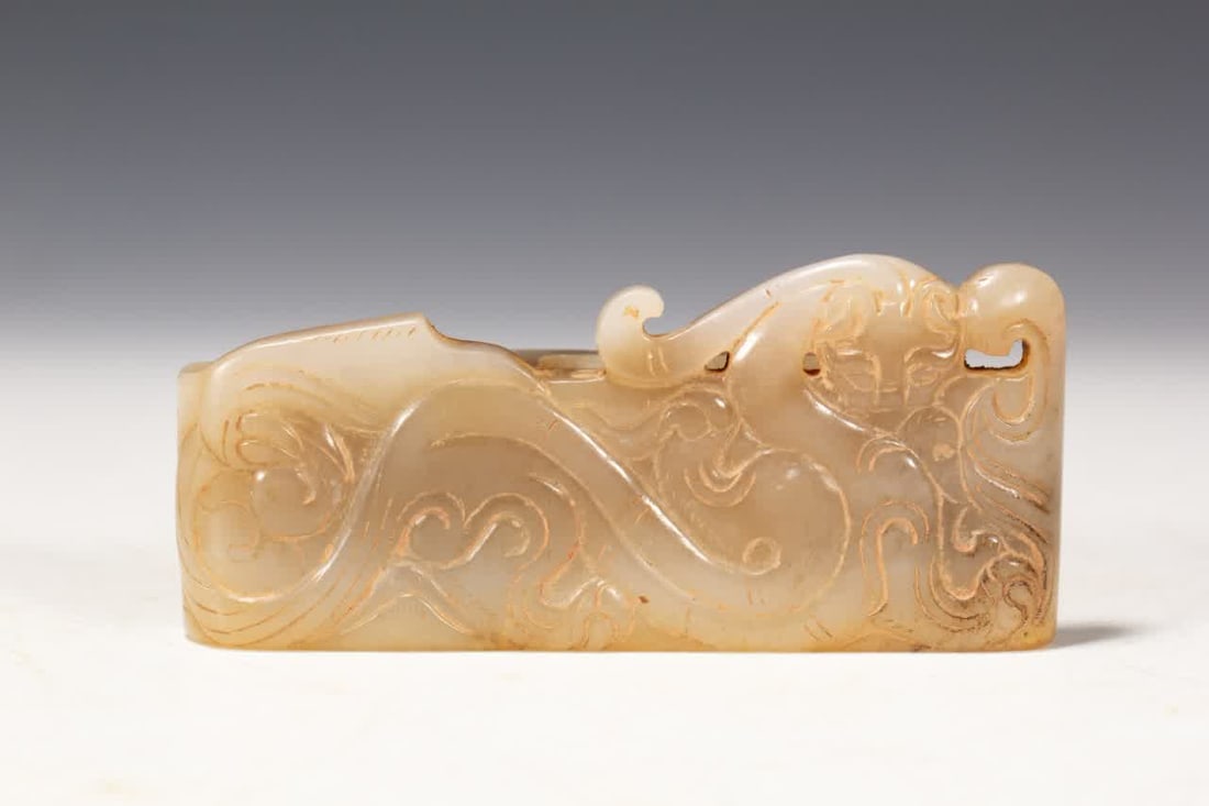 A Qing Dynasty Hetian jade belt board: Qing Dynasty Hetian jade belt board SIZE: L:7cm W:3.2cm W:40g (The Dimensions Of All Batches Are Manually Measured.If You Need More Detailed Information, Please Contact Our Customer Service Before