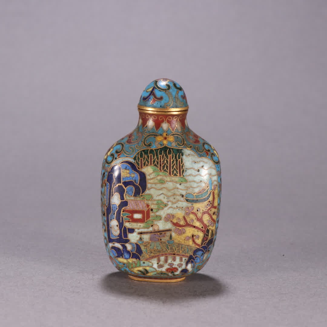 A Qing Dynasty gilt bronze cloisonne landscape figure snuff bottle: Qing Dynasty gilt bronze cloisonne landscape snuff bottle SIZE: H:7.8cm W:4.7cm W:106.6g (The Dimensions Of All Batches Are Manually Measured.If You Need More Detailed Information, Please Contact Our 