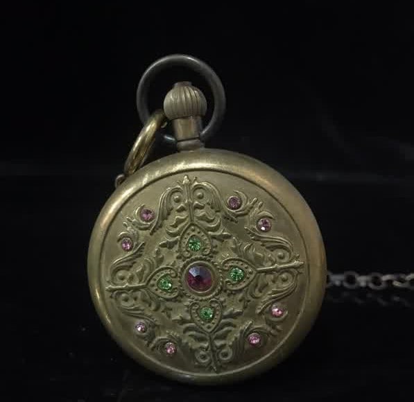 A late Qing dynasty bronze pocket watch: Late Qing dynasty copper pocket watch SIZE: D:5cm (The Dimensions Of All Batches Are Manually Measured.If You Need More Detailed Information, Please Contact Our Customer Service Before Bidding.)