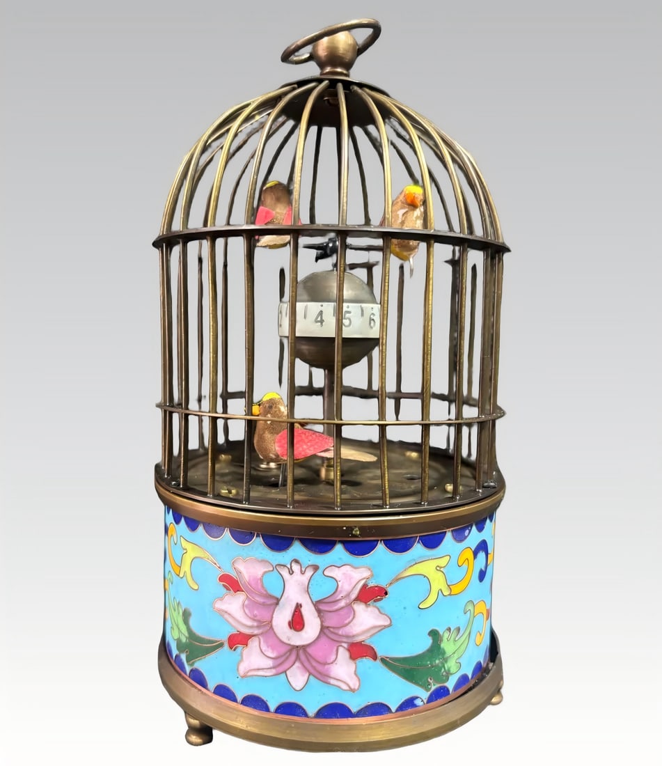 A late Qing dynasty bronze birdcage mechanical clock: Late Qing dynasty bronze birdcage mechanical clock SIZE: H: Approximately 18cm (The Dimensions Of All Batches Are Manually Measured.If You Need More Detailed Information, Please Contact Our Customer S