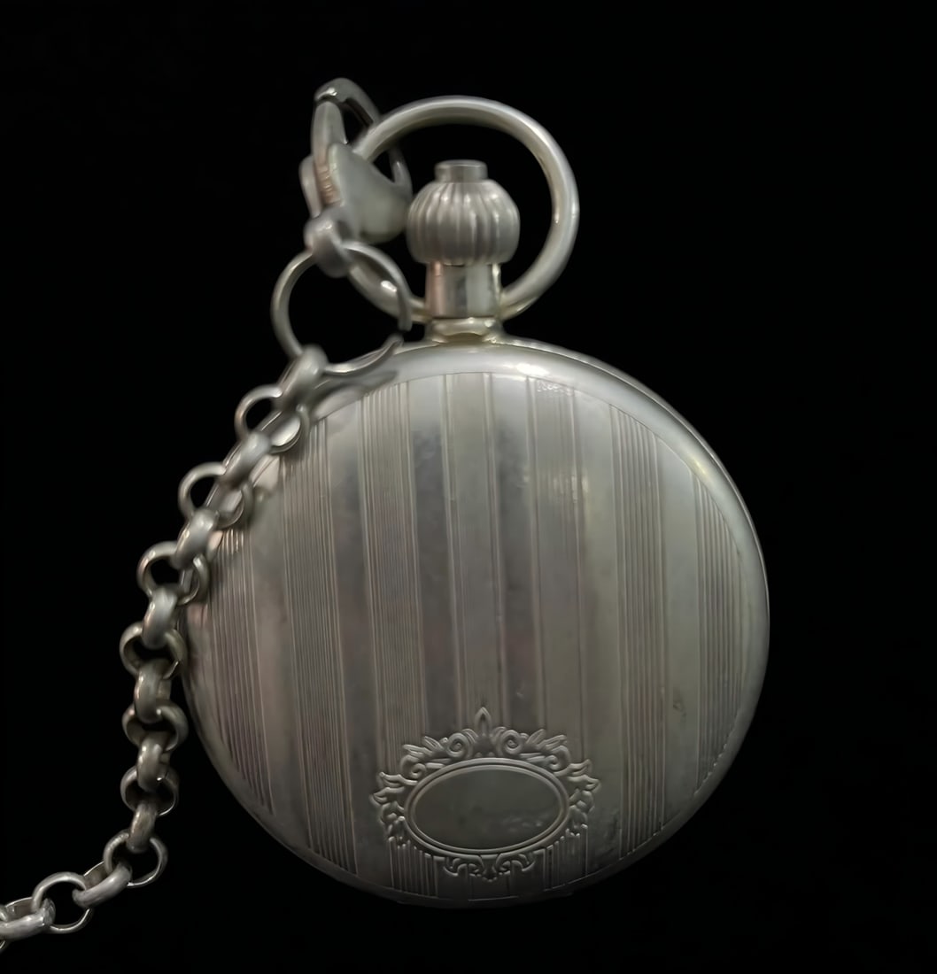 A late Qing dynasty double-open pocket watch: In the late Qing dynasty, I open my pocket watch in pairs SIZE: D:50mm (The Dimensions Of All Batches Are Manually Measured.If You Need More Detailed Information, Please Contact Our Customer Service B