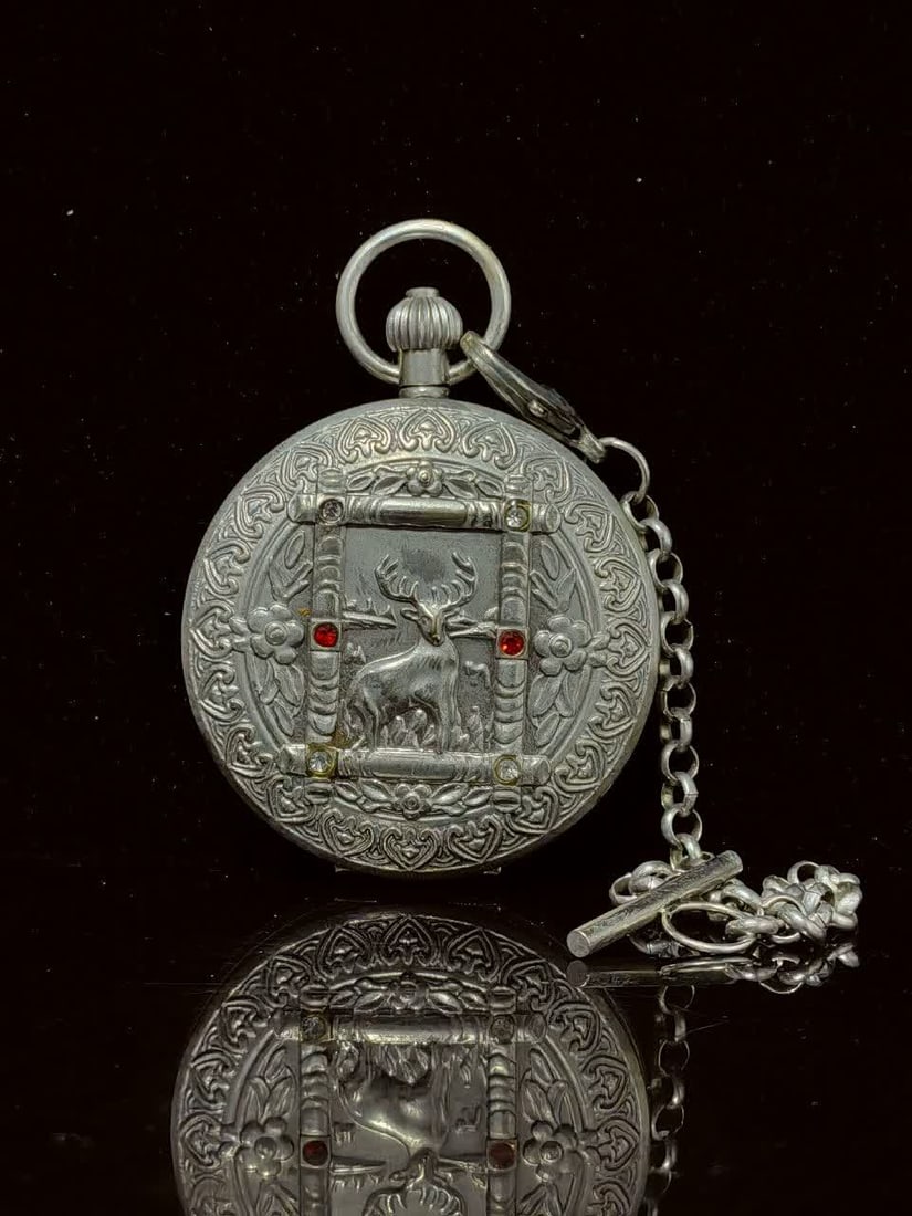 A late Qing dynasty double-open pocket watch: In the late Qing dynasty, I open my pocket watch in pairs SIZE: D:55mm (The Dimensions Of All Batches Are Manually Measured.If You Need More Detailed Information, Please Contact Our Customer Service B