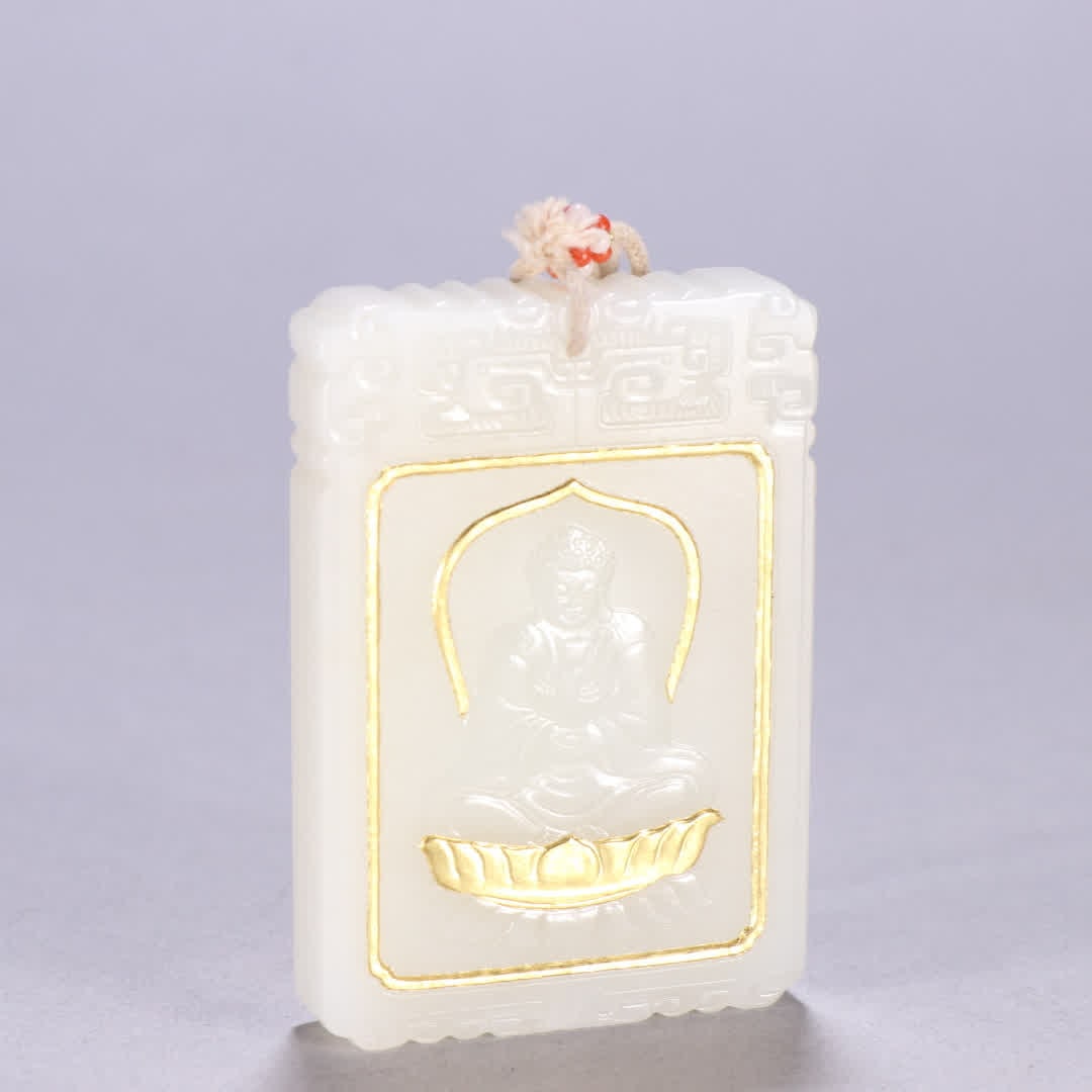 A Qing Dynasty Hetian jade inlaid Shakyamuni Buddha Buddha plaque hanging in gold: Qing Dynasty Hetian jade gilded Shakyamuni Buddha plaque SIZE: H:6.9cm W:4.7cm W:107.4g (The Dimensions Of All Batches Are Manually Measured.If You Need More Detailed Information, Please Contact Our C