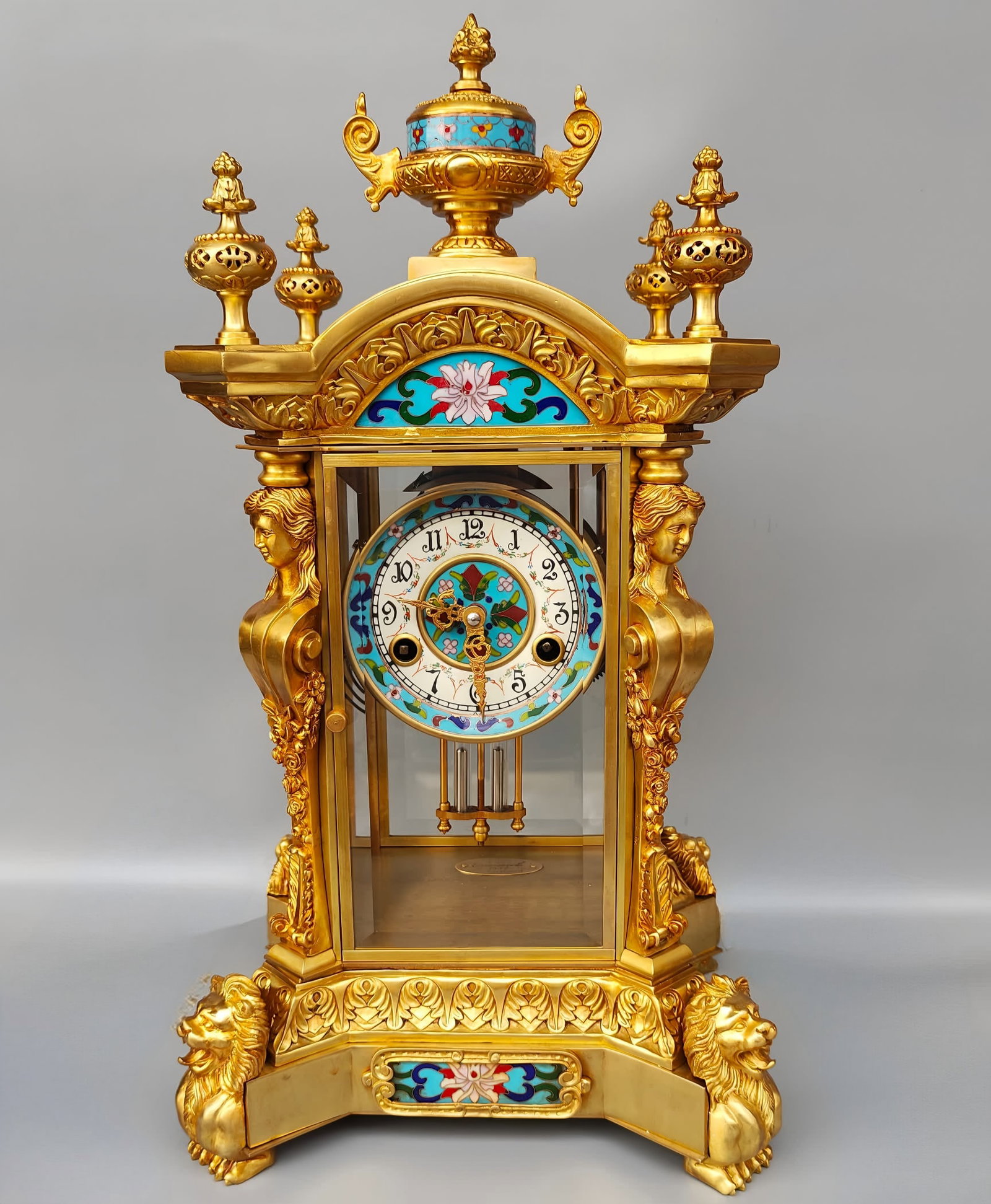 A late Qing dynasty cloisonne enamel mechanical table clock: Late Qing dynasty cloisonne enamel mechanical table clock SIZE: 30x28x56cm (The Dimensions Of All Batches Are Manually Measured.If You Need More Detailed Information, Please Contact Our Customer