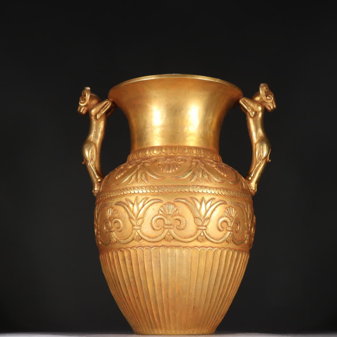 One gilt copper double beast-ear appreciation vase: Bronze gilt double-beast-ear appreciation vase SIZE: H:22.5cm W:18cm W:1505.1g (The Dimensions Of All Batches Are Manually Measured.If You Need More Detailed Information, Please Contact Our Customer S