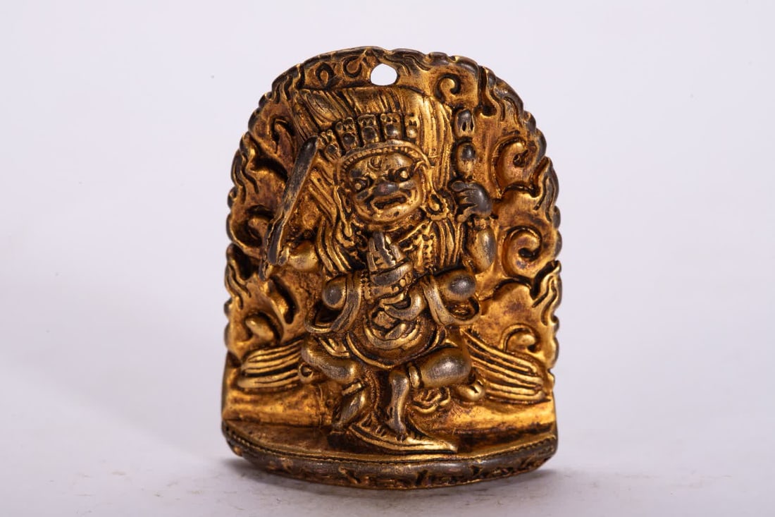 A Qing Dynasty bronze gilt plaque: Qing Dynasty bronze gilt plaque SIZE: L:4cm W:3.5cm W:30g (The Dimensions Of All Batches Are Manually Measured.If You Need More Detailed Information, Please Contact Our Customer Service Before Bidding