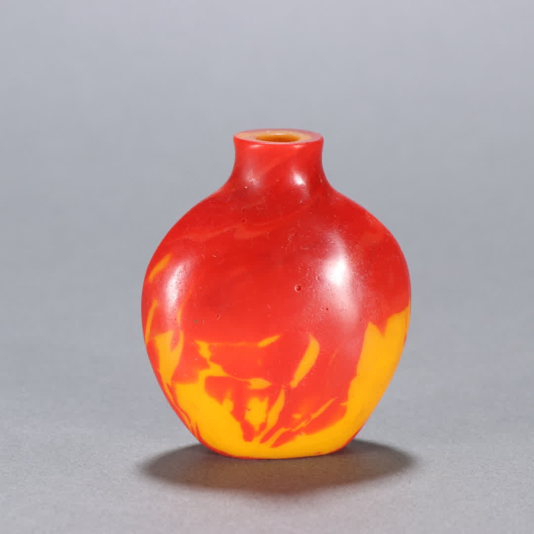 A Qing Dynasty material snuff bottle: Qing Dynasty Liaoqi snuff bottle SIZE: H:5.7cm W:4.8cm W:46.2g (The Dimensions Of All Batches Are Manually Measured.If You Need More Detailed Information, Please Contact Our Customer Service Before Bi