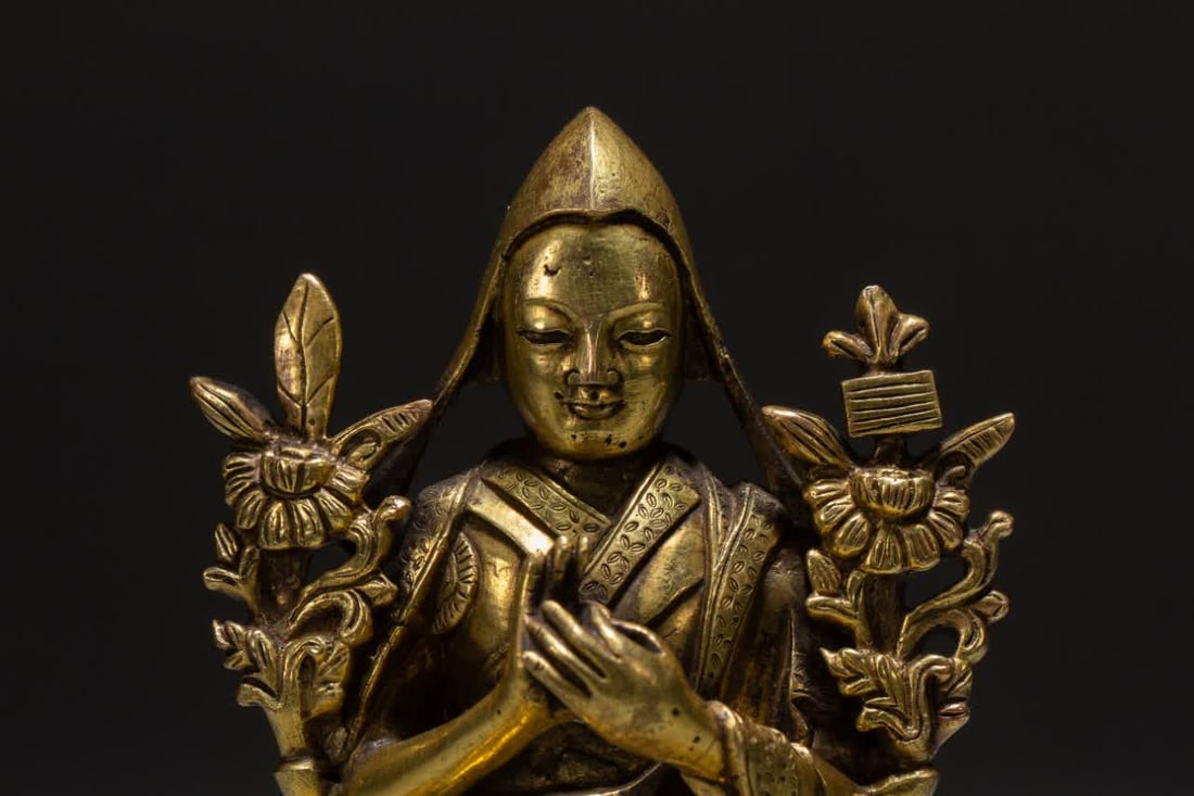 A Qing Dynasty gilt bronze Buddha statue - 2