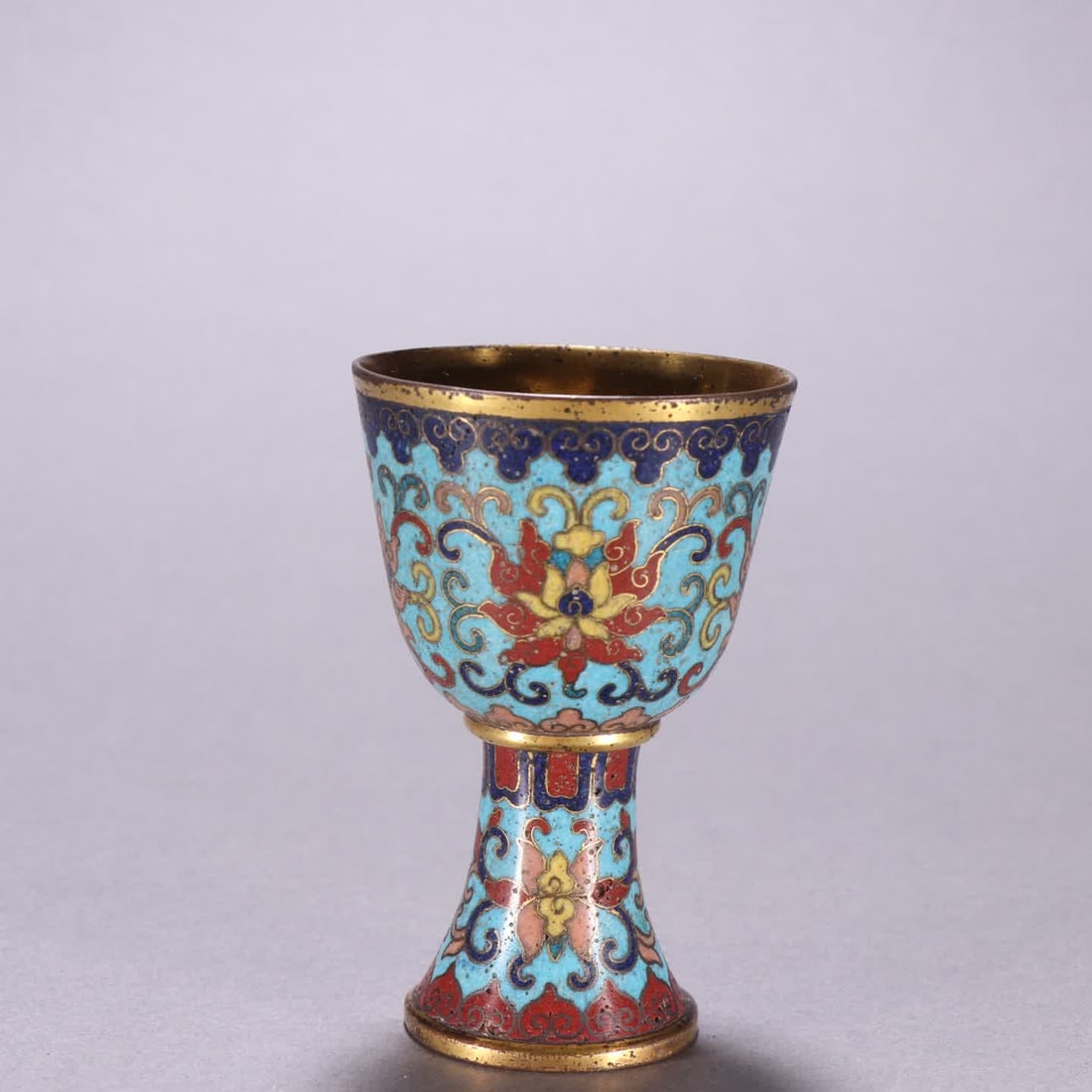 A Qing Dynasty copper gilt cloisonne lotus pattern wine cup: Qing Dynasty copper gilt cloisonne lotus pattern wine cup SIZE: H:8.9cm W:2.7cm W:128g (The Dimensions Of All Batches Are Manually Measured.If You Need More Detailed Information, Please Contact Our Cu