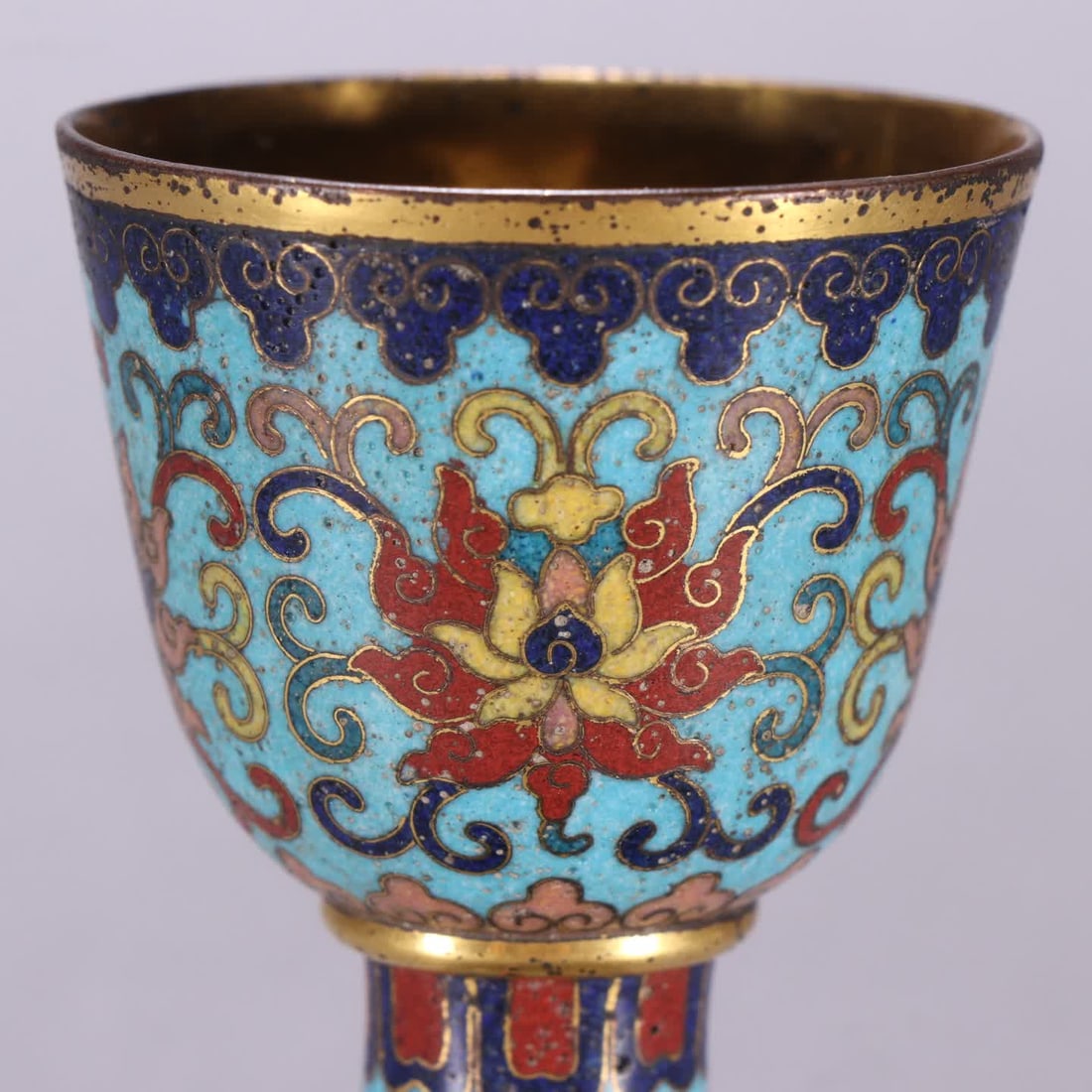 A Qing Dynasty copper gilt cloisonne lotus pattern wine cup - 2
