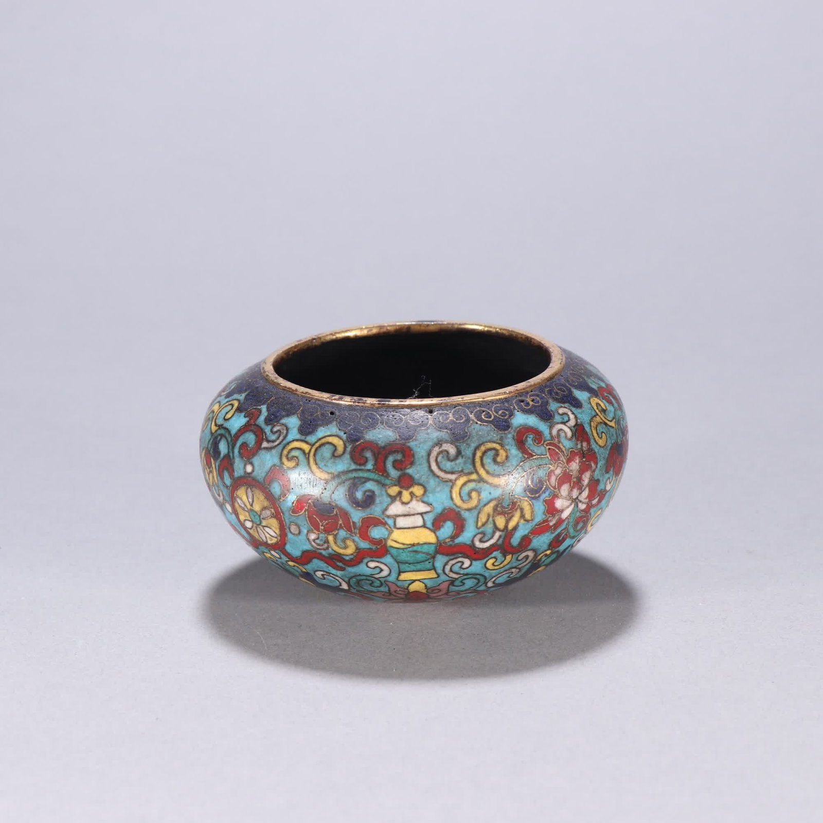 A Qing Dynasty copper gilt cloisonne washbasin with eight treasures pattern: Qing Dynasty bronze gilt cloisonne with eight-treasure patterned washing SIZE: H:4.1cm W:7.8cm W:151.5g (The Dimensions Of All Batches Are Manually Measured.If You Need More Detailed Information, Plea