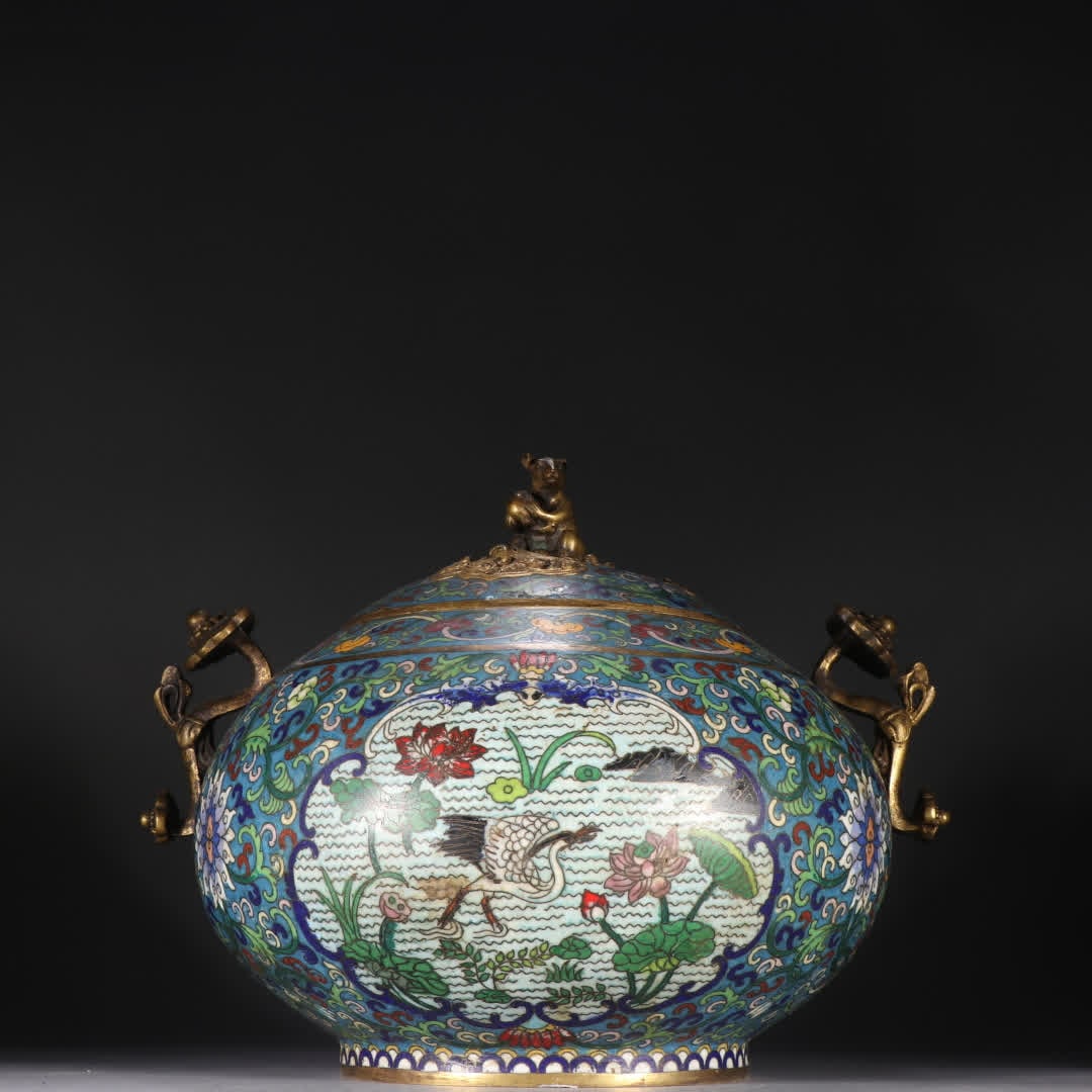 A Qing Dynasty copper gilt cloisonne ruyi ear incense burner: Qing Dynasty gilt bronze cloisonne ruyi ear incense burner SIZE: H:22cm W:25cm W:6.8kg (The Dimensions Of All Batches Are Manually Measured.If You Need More Detailed Information, Please Contact Our Cu