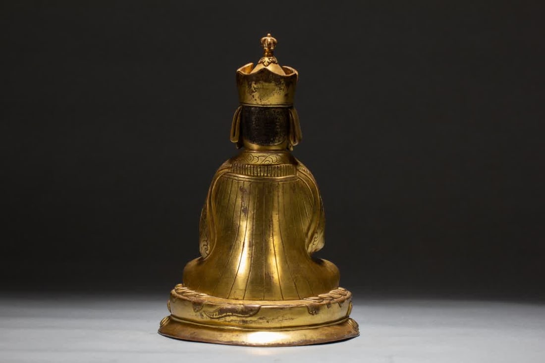 A Qing Dynasty gilt bronze Buddha statue - 8