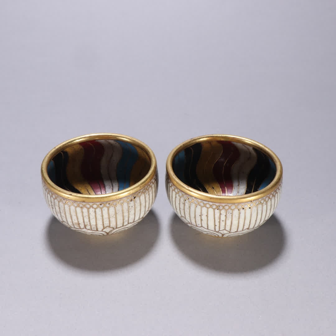 A pair of Qing Dynasty gilt bronze cloisonne cups: A pair of Qing Dynasty gilt bronze cloisonne cups SIZE: H:4.4cm W:7cm Total W:340g (The Dimensions Of All Batches Are Manually Measured.If You Need More Detailed Information, Please Contact Our Custom