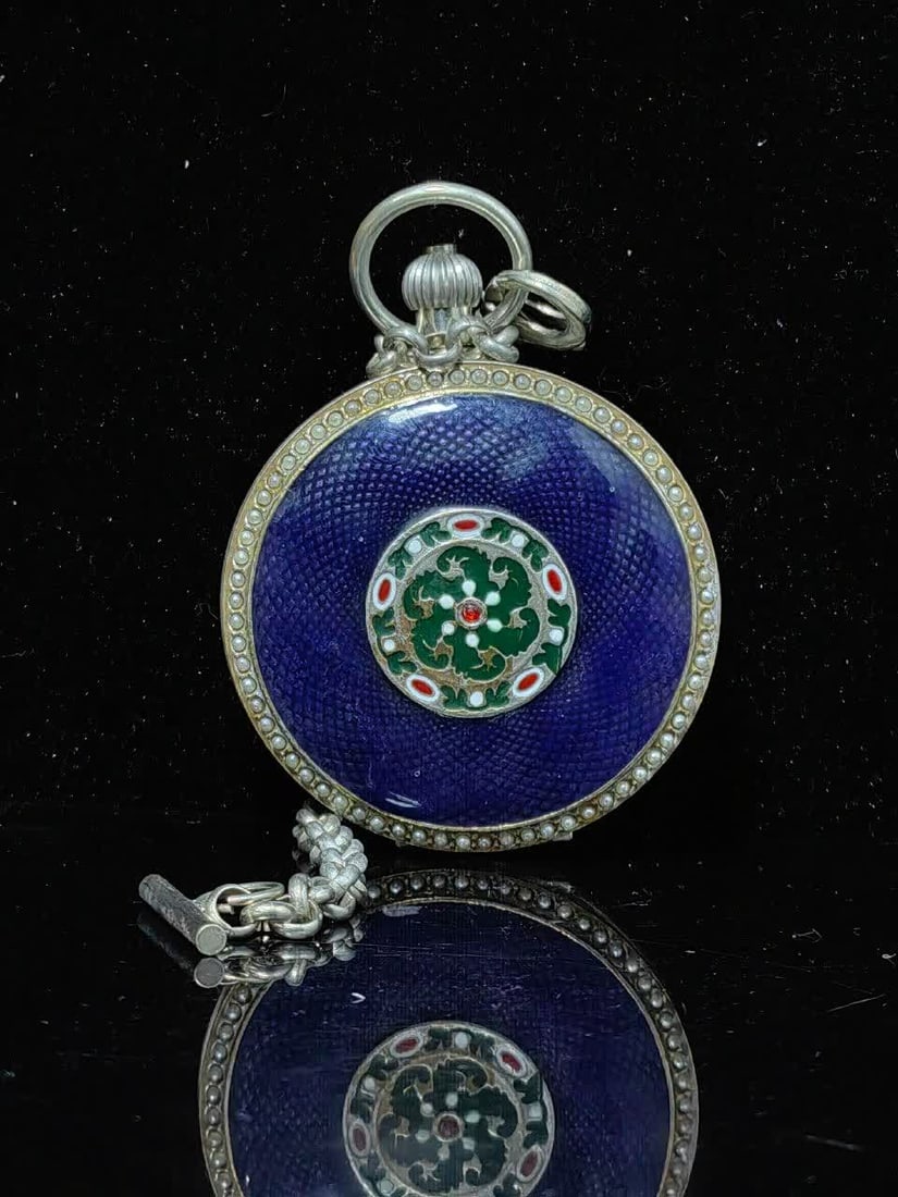 A late Qing dynasty double-open pocket watch: In the late Qing dynasty, I open my pocket watch in pairs SIZE: D:55mm (The Dimensions Of All Batches Are Manually Measured.If You Need More Detailed Information, Please Contact Our Customer Service B