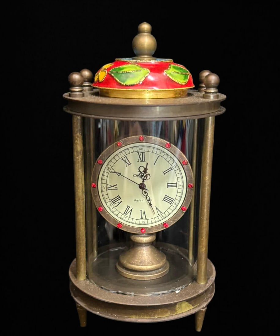 A late Qing dynasty cloisonne hand clock: A late Qing dynasty cloisonne hand clock SIZE: D: approx. 6cm L: approx. 13cm (The Dimensions Of All Batches Are Manually Measured.If You Need More Detailed Information, Please Contact Our Customer Se