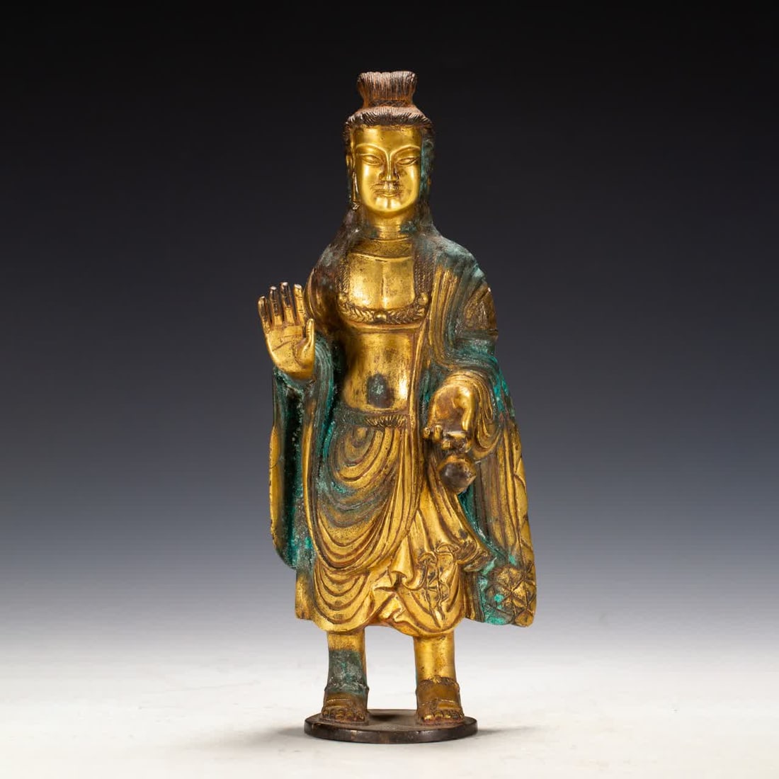 A Han Dynasty bronze gilt Buddha statue: Han dynasty gilt bronze Buddha statue SIZE: L:9cm W:6cm H:25.5cm W:1370g (The Dimensions Of All Batches Are Manually Measured.If You Need More Detailed Information, Please Contact Our Customer Service