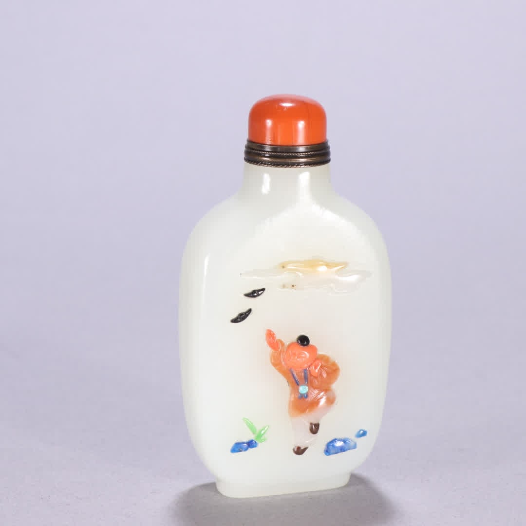 A Hetian jade inlaid with a treasure boy playing with a snuff bottle: Hetian jade-inlaid treasure boy playing with snuff bottles SIZE: H:8.3cm W:4.2cm W:112.1g (The Dimensions Of All Batches Are Manually Measured.If You Need More Detailed Information, Please Contact Our