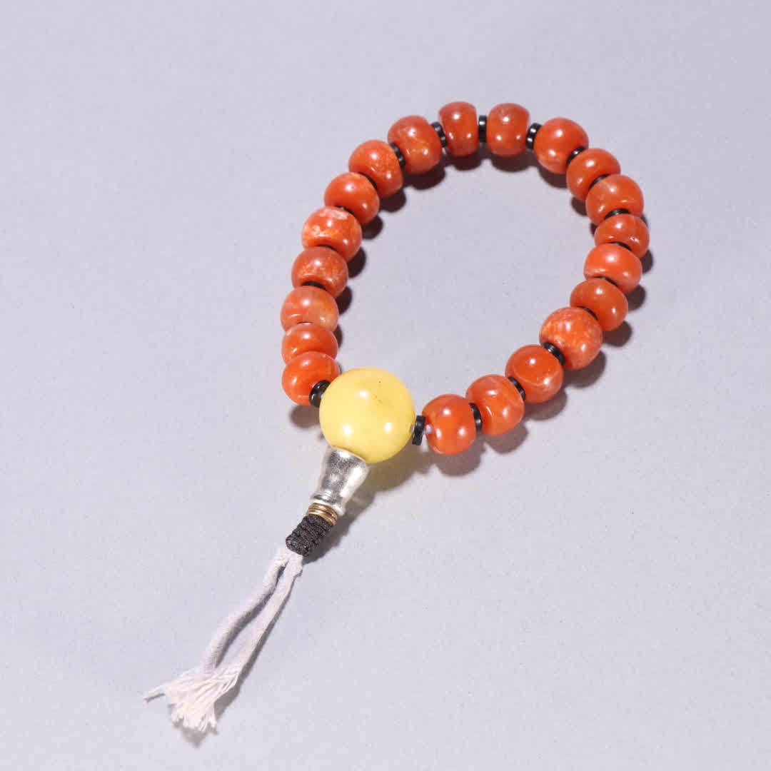 One piece from the Qing Dynasty, holding the Eighteen Sons of Nanhong Agate: Qing Dynasty Nanhong Agate Eighteen Zi Held in Hand SIZE: Bead diameter 1.3cm W: 53.4g (The Dimensions Of All Batches Are Manually Measured.If You Need More Detailed Information, Please Contact Our Cu