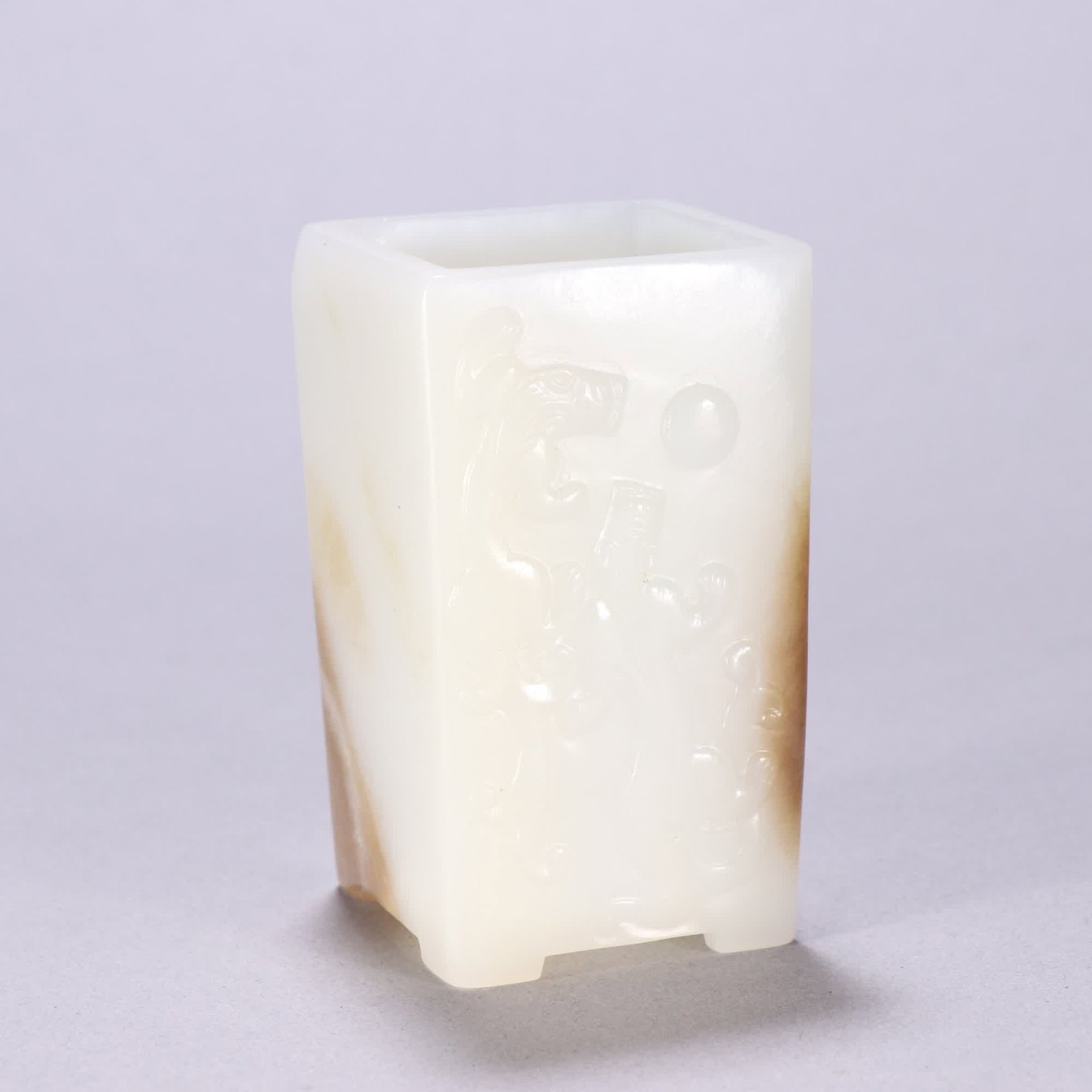 A Qing Dynasty Hetian jade square brush pot with chi dragon motif: Qing Dynasty Hetian jade square brush pot with chi and dragon motif SIZE: H:7.6cm W:4.5cm W:168.4g (The Dimensions Of All Batches Are Manually Measured.If You Need More Detailed Information, Please Co