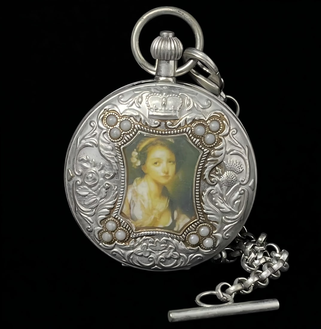 A late Qing dynasty double-open pocket watch: In the late Qing dynasty, I open my pocket watch in pairs SIZE: D:55mm (The Dimensions Of All Batches Are Manually Measured.If You Need More Detailed Information, Please Contact Our Customer Service B